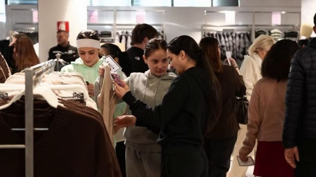 Le BHV met fin à son partenariat avec Shein après des controverses sur la fast fashion.