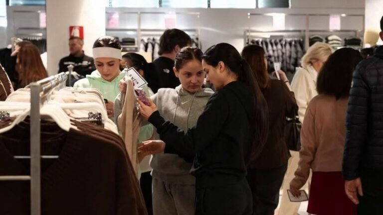 Le BHV met fin à son partenariat avec Shein après des controverses sur la fast fashion.