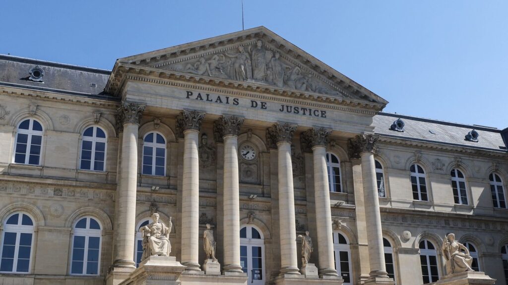 Amiens : le tribunal priorise les plaintes concernant les enfants, délaissant d’autres affaires.