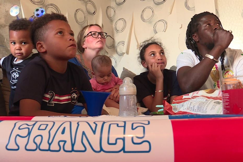 Match France-Sénégal : une famille franco-sénégalaise attend un but pour éviter les moqueries