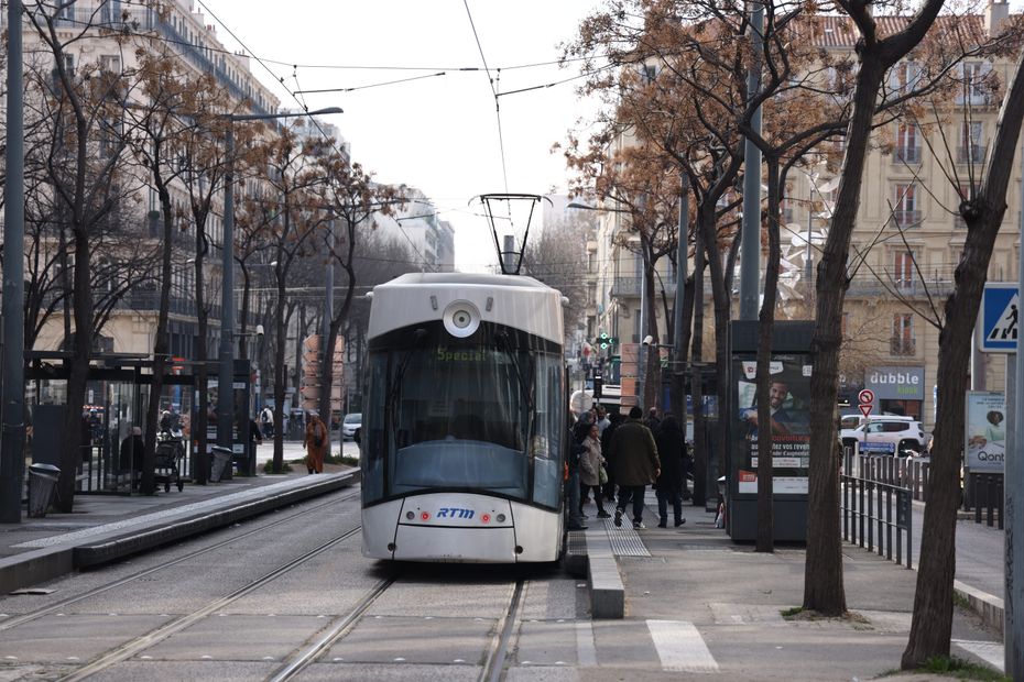 Fin de la gratuité des transports pour seniors à Marseille, des retraités inquiets de rester chez eux