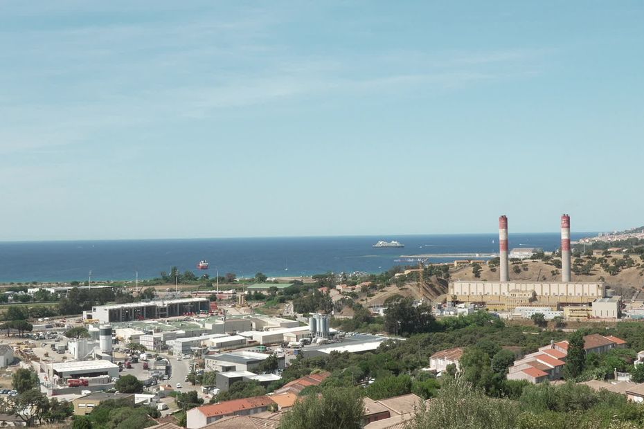 EDF se prépare à une hausse de la consommation électrique estivale en Corse.