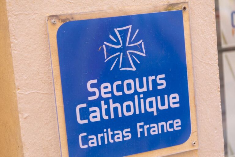 Secours Catholique signale une urgence alimentaire due à un manque de moyens financiers.