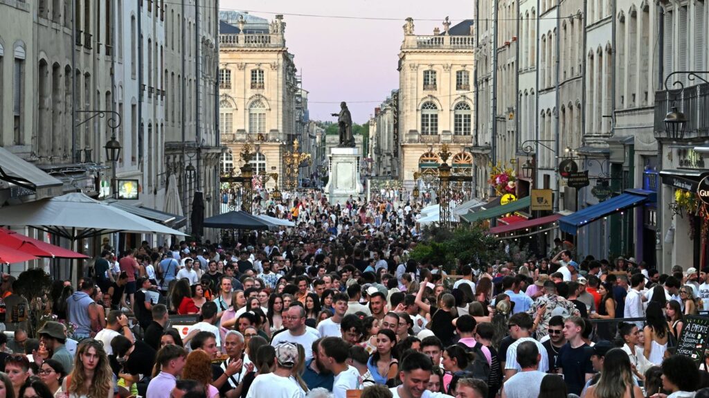 Concerts de la Fête de la musique menacés par la nouvelle vague de chaleur en France.