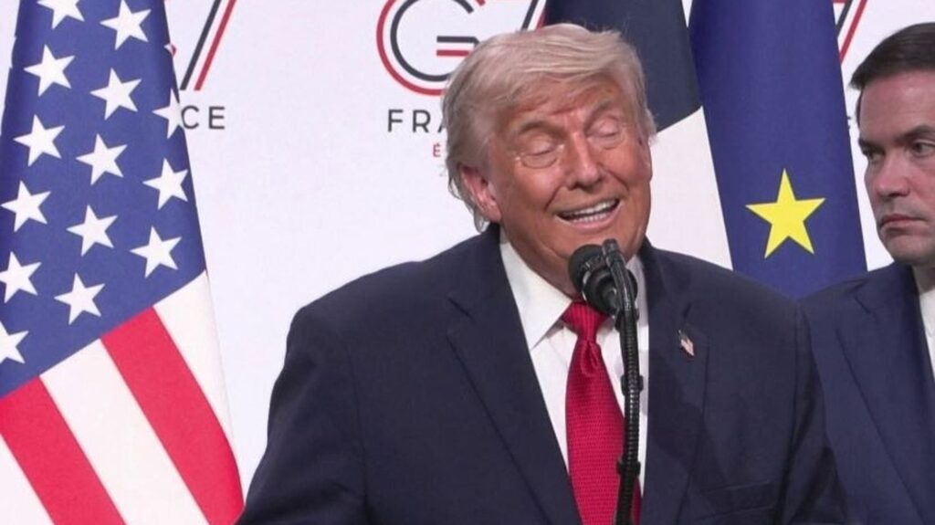 Donald Trump accueilli à Versailles lors d’une visite officielle en France.