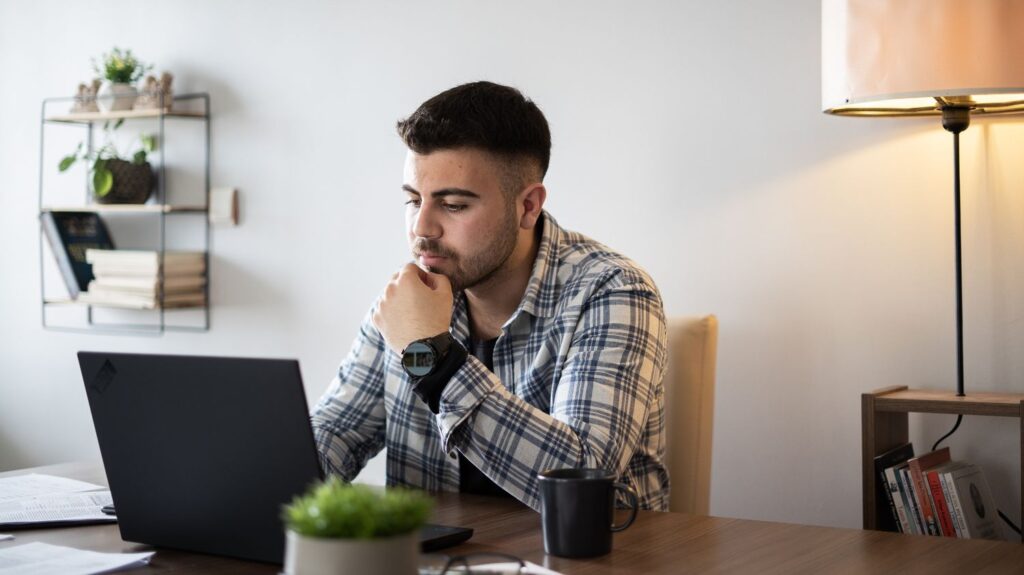Le télétravail en France et ses effets sur la santé mentale à long terme.