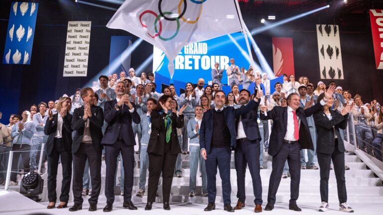 Paris et Lyon en compétition pour accueillir les épreuves de hockey des Jeux des Alpes françaises.