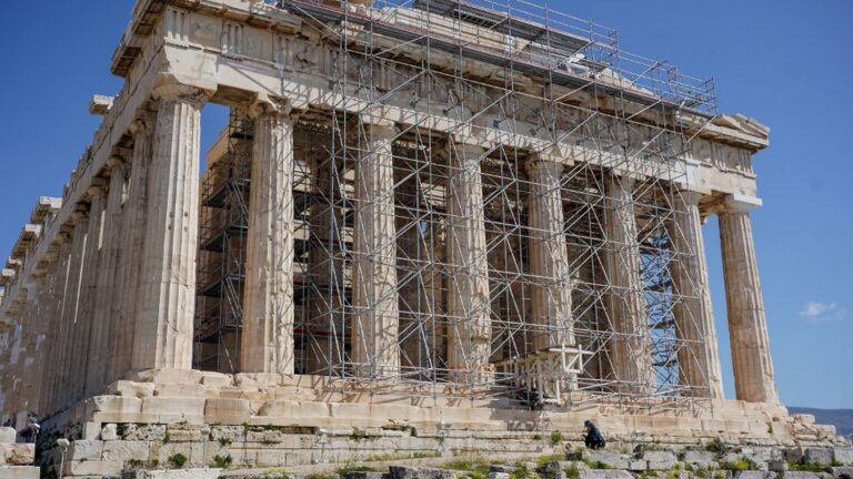 Le Parthénon termine un chantier de restauration, révélant le fronton ouest sous un nouveau jour.
