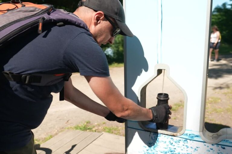 Canicule : des habitants s’adaptent à des températures anormales pour la région