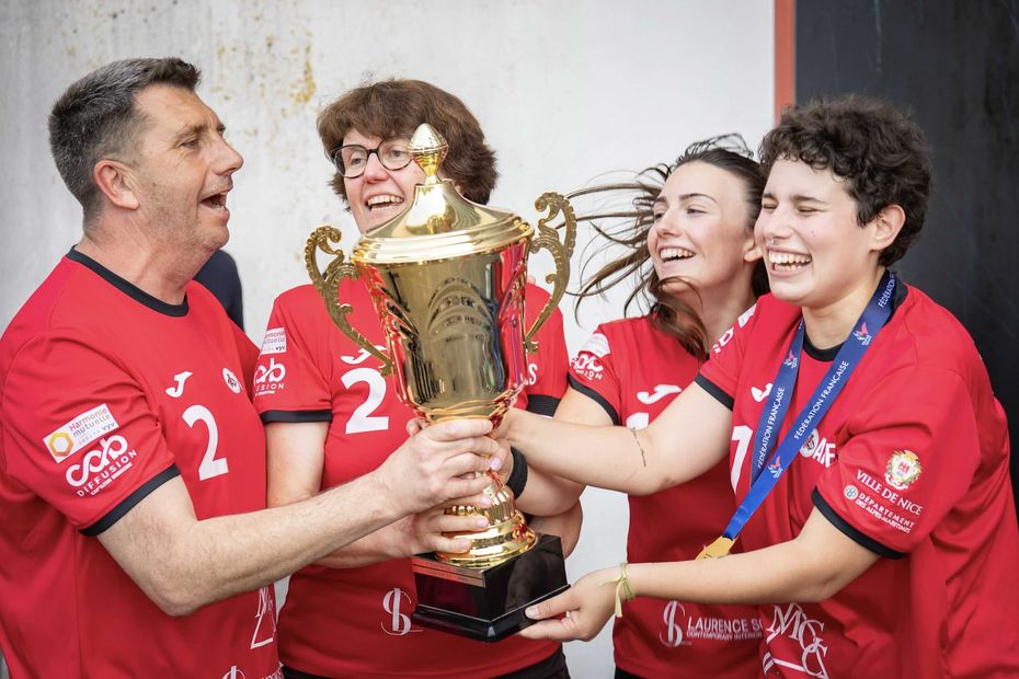 Les Niçoises remportent la coupe de France de torball, marquant une étape importante pour le sport.
