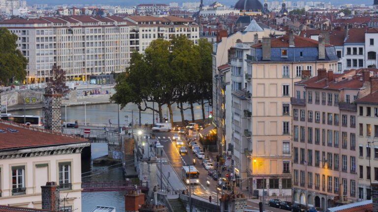 Lyon : L’encadrement des loyers suscite des tensions entre défenseurs et opposants.
