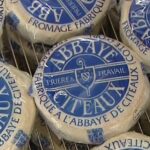 Les moines de l&rsquo;abbaye de Cîteaux vendent plus de 3 tonnes de fromages lors d&rsquo;une affluence exceptionnelle.