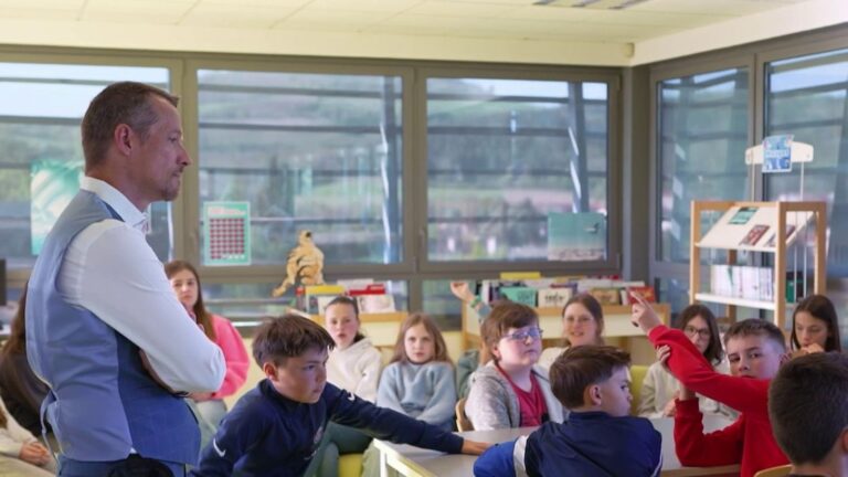 Des collégiens en France choisissent de ne pas utiliser les réseaux sociaux pendant un an