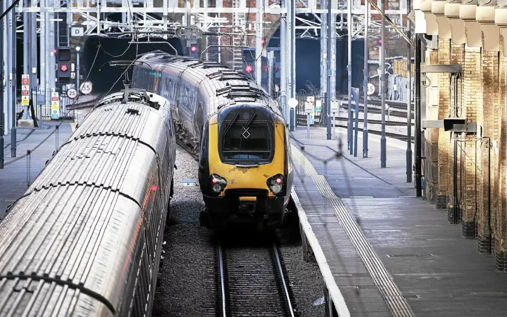 Collision de trains au nord de Londres : un mort et plusieurs dizaines de blessés.