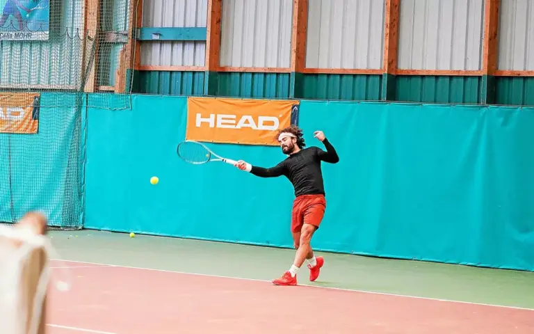 Finale de tennis au Tennis Club de Gouesnou avec des joueurs américains en compétition.