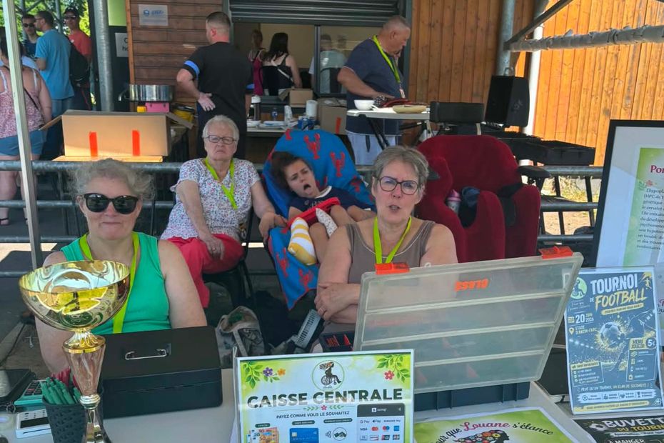 Succès d’un tournoi de foot pour soutenir Louane et Mattéo, atteints d’une maladie rare.