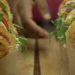 Les viennoiseries salées gagnent en popularité sur les réseaux sociaux en France.