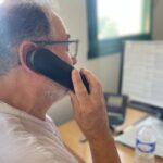 Canicule : des bénévoles appellent les personnes fragiles en France pour assurer leur sécurité