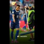 Mbappé prend en charge l&rsquo;entretien de la pelouse du stade pour améliorer les conditions de jeu.