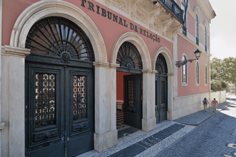 Enfants abandonnés au Portugal : le tribunal refuse l’extradition de la mère vers la France.