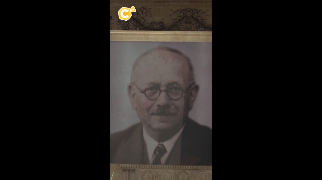 Marc Bloch, historien et cofondateur des Annales, entre au Panthéon en France.
