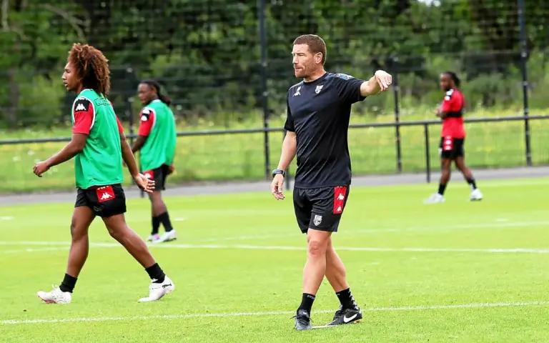 Drame de Kenzo Kies : En Avant Guingamp face à des défis sportifs majeurs.