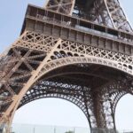 Fermeture anticipée des monuments parisiens : Tour Eiffel et Louvre modifient leurs horaires