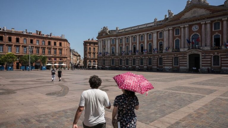 Alerte canicule : 72 départements en vigilance rouge, 17 en orange selon Météo-France