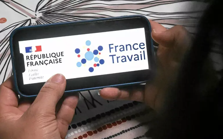 France Travail intègre une IA pour suivre les évolutions des recherches d’emploi en France.