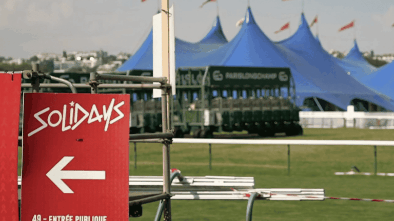 Annulations d’événements en France, dont Solidays et Ironman à Nice, en raison de la canicule.