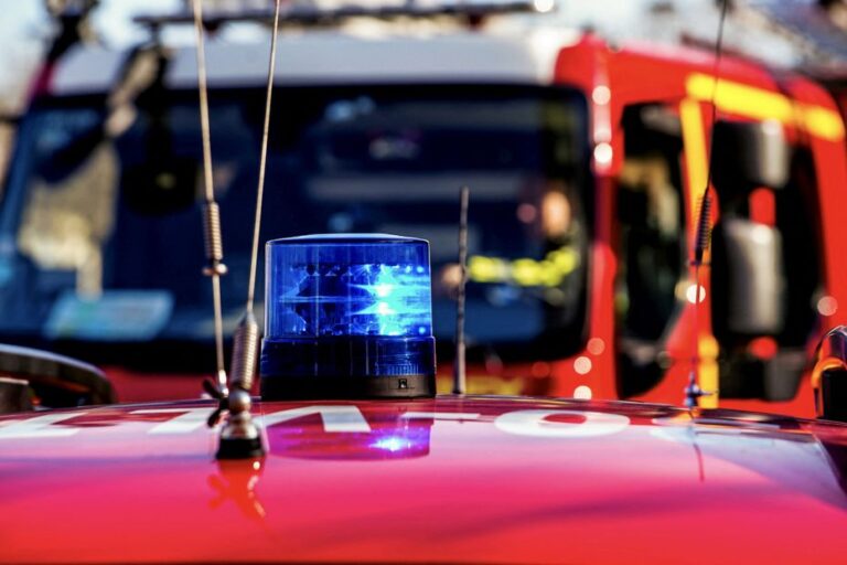 Accident sur l’A4 : un minibus et une voiture impliqués, dix blessés dont deux grièvement.