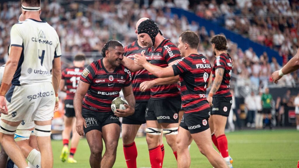 Le Stade toulousain remporte son quatrième titre consécutif en Top 14 face à Montpellier malgré un orage.