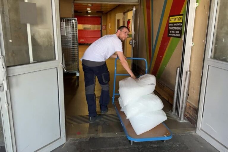 Canicule : livraison urgente d’une tonne de glace au CHU de Limoges pour les patients