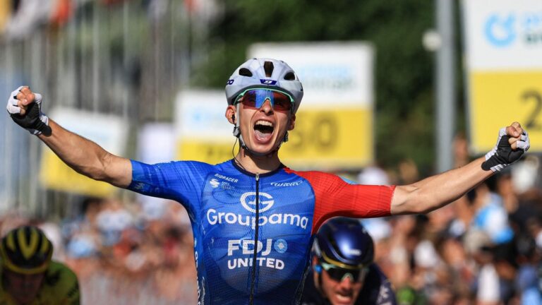 Romain Grégoire remporte le titre de champion de France de cyclisme sur route.