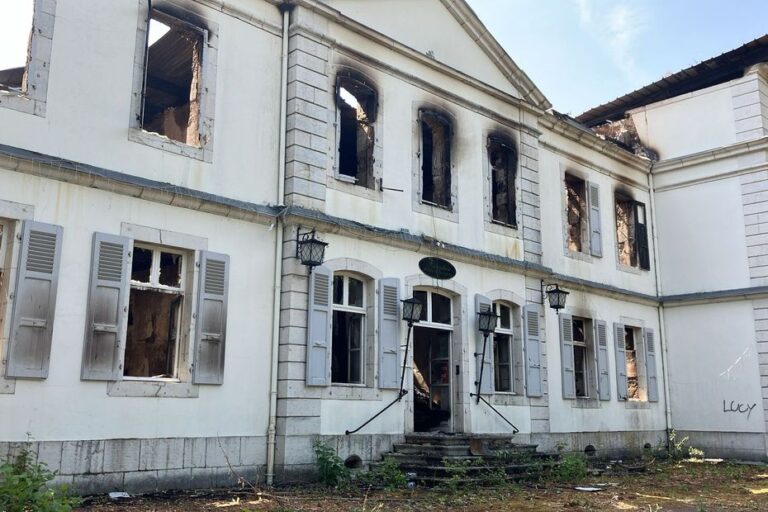 Incendie au château de Divonne-les-Bains, émoi parmi les habitants de la commune.