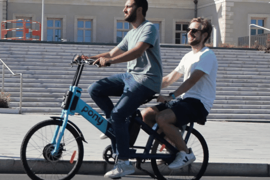 750 vélos électriques biplaces disponibles à Marseille pour les usagers.
