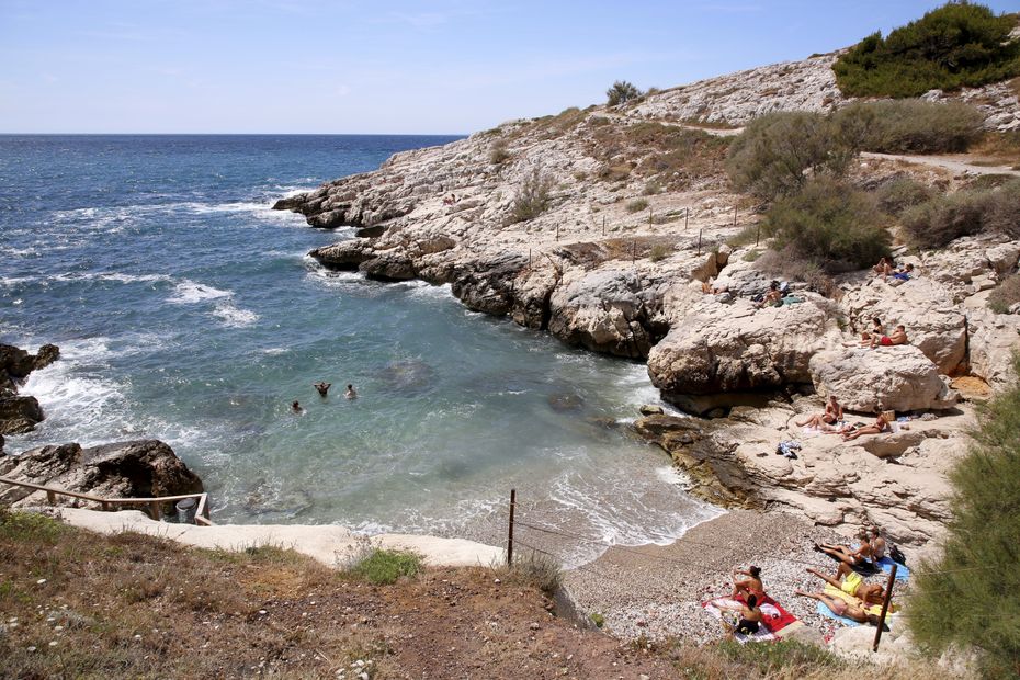 Noyade dans les calanques : un jeune homme de 20 ans décède, un autre hospitalisé.