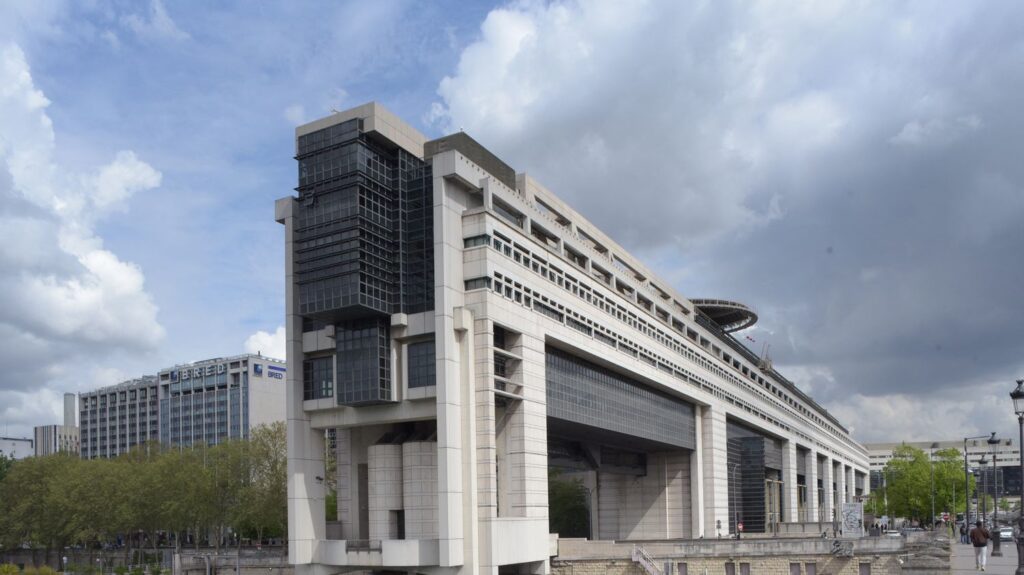 L’OCDE souligne la nécessité d’un redressement durable des finances publiques en France.