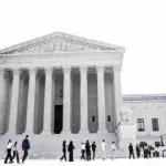 La Cour suprême des États-Unis confirme le droit du sol, défiant les politiques de Trump.