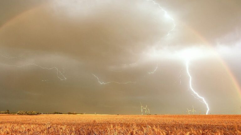 Xavier Delorme, chasseur d’orages, explore les mystères de la photographie climatique