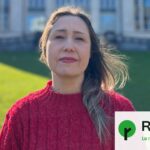 La France exporte des pesticides interdits, soulevant des accusations de colonialisme chimique.