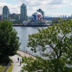 Vancouver maintient ses activités pendant que la Suisse profite des retombées économiques.