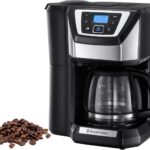 Russell Hobbs présente sa machine à café programmable 12 tasses avec technologie WhirlTech.