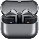 Samsung présente les Galaxy Buds3 avec ANC et audio 360° en intégrant un étui Clear Case.