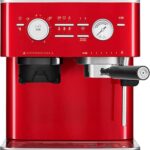 KitchenAid lance une machine à café semi-automatique avec broyeur intégré pour espresso et cappuccino