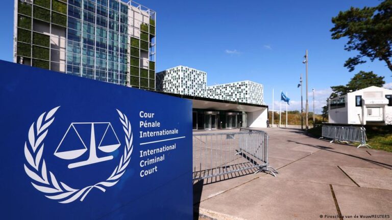 Cour pénale internationale : contestations croissantes sur son autorité et son efficacité.