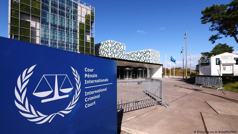 Cour pénale internationale : contestations croissantes sur son autorité et son efficacité.