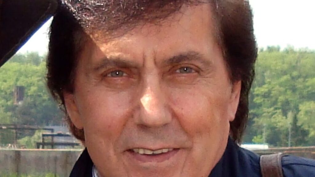 Frank Michael, chanteur belge, décède à 79 ans des suites d’un cancer foudroyant.