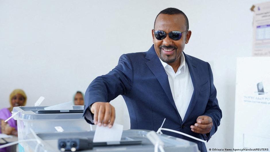 Abiy Ahmed renforce son autorité en Éthiopie face à des tensions internes croissantes.