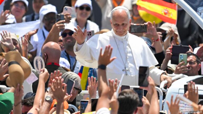 Le pape appelle à une meilleure protection des migrants aux Canaries.
